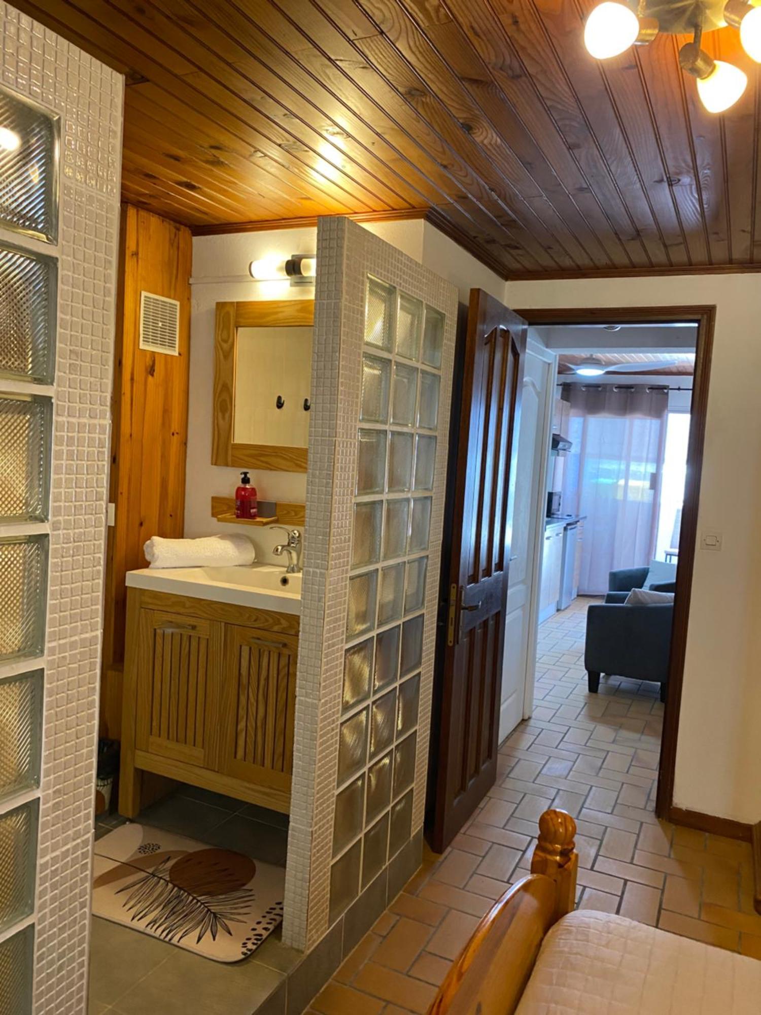 Happy Tropicaloc Apartment แซ็ง-ปีแยร์ ภายนอก รูปภาพ